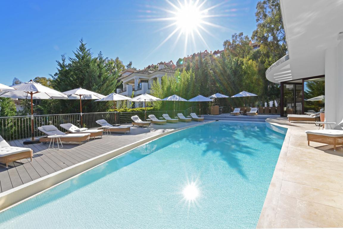 7 Bedroom Detached Villa in Nueva Andalucía