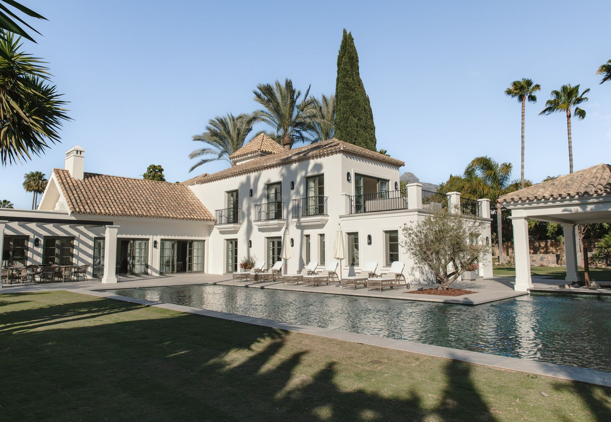 6 Bedroom Detached Villa in Nueva Andalucía