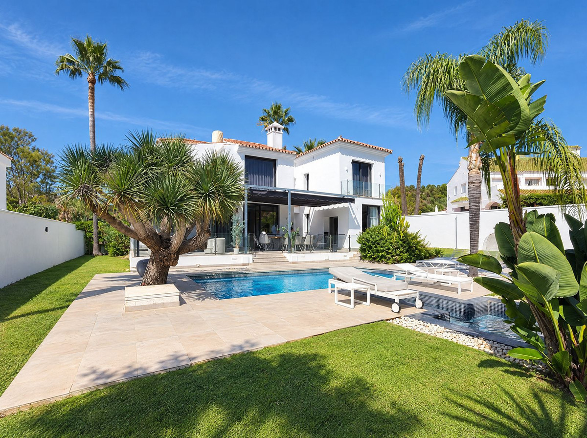 4 Bedroom Detached Villa in Nueva Andalucía