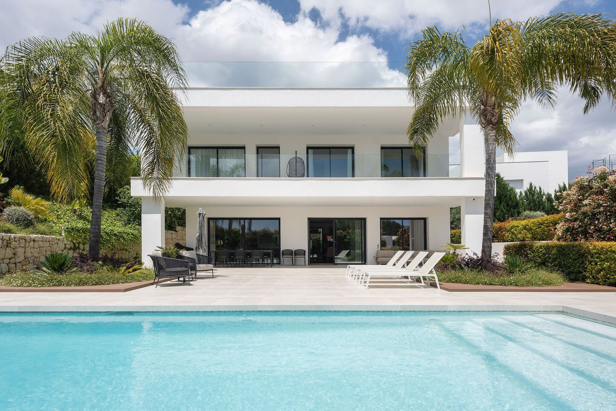 5 Bedroom Detached Villa in Nueva Andalucía