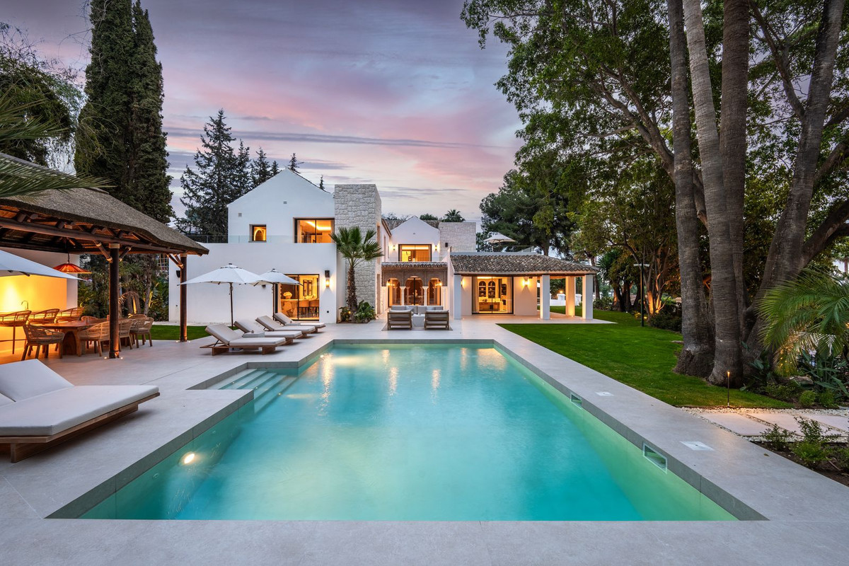 5 Bedroom Detached Villa in Nueva Andalucía