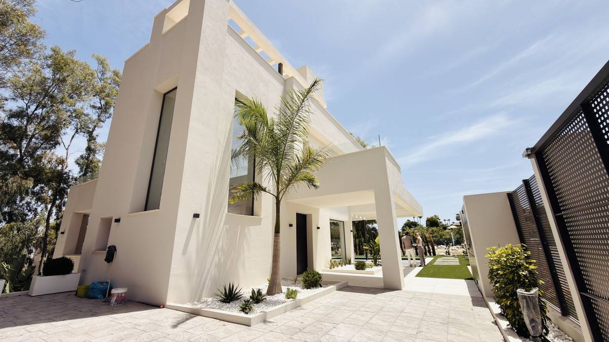 5 Bedroom Detached Villa in Nueva Andalucía