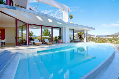 7 Bedroom Detached Villa in Nueva Andalucía
