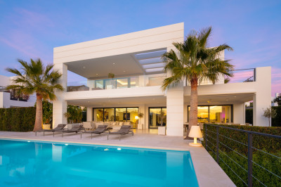 7 Bedroom Detached Villa in Nueva Andalucía