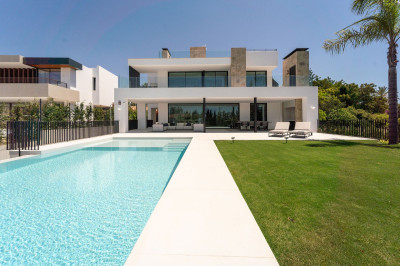 5 Bedroom Detached Villa in Nueva Andalucía