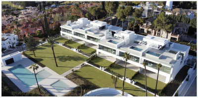 4 Bedroom Semi-Detached House in Nueva Andalucía