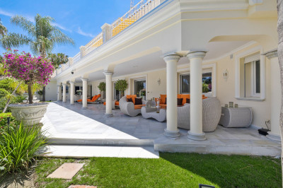 6 Bedroom Detached Villa in Nueva Andalucía